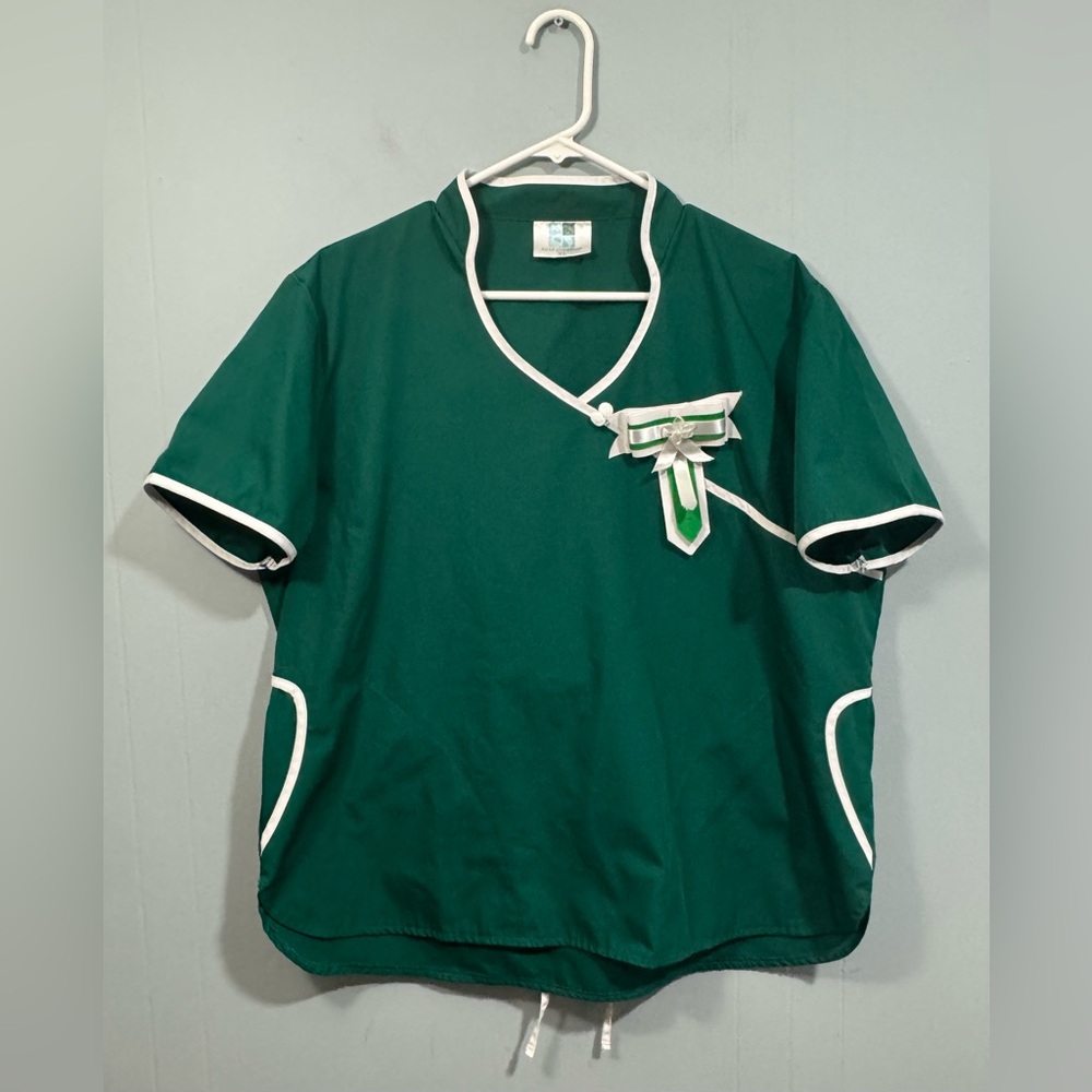 Womens Adar Uniforms Green Scrub Top Size XLarge